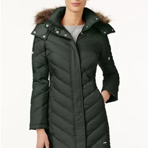 Kenneth Cole Jackets & Blazers - Kenneth Cole Black Quilted Puffer Women's Coat with Faux Fur Hood Medium